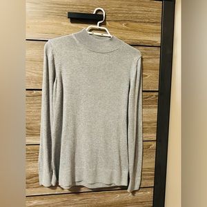 Old Navy lightweight sweater top